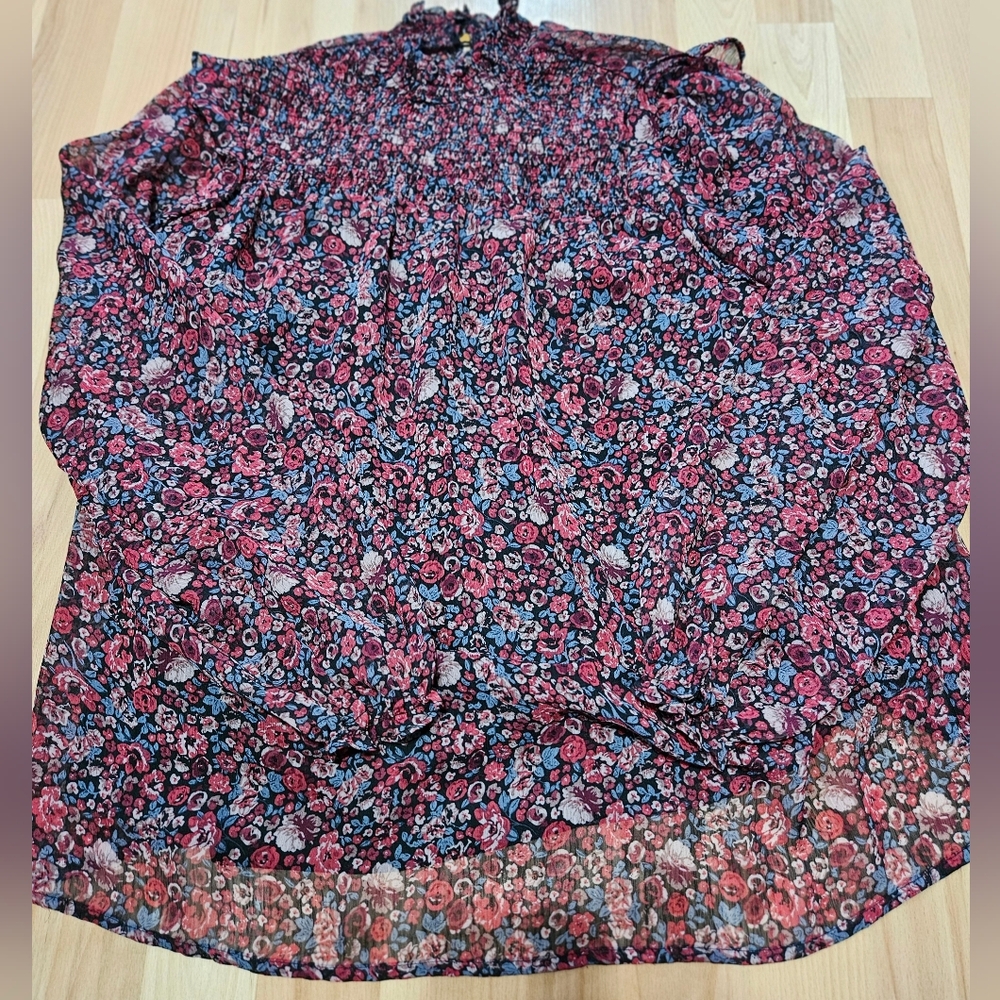 Northern Reflections Floral High neck blouse size medium - Picture 1 of 8